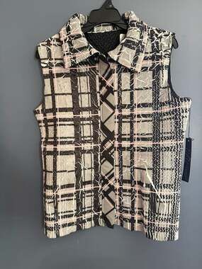 UBU Clothing Reversible Blush Plaid and Black Compressed Texture Zip Vest